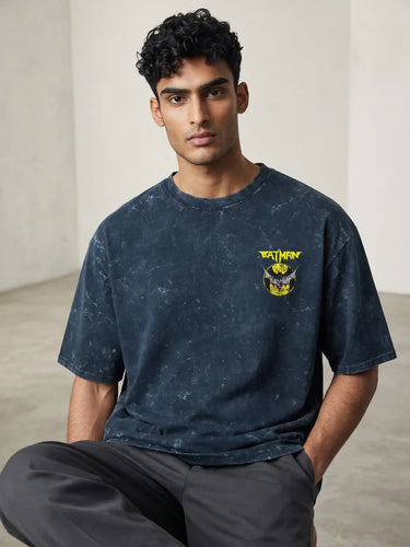 Batman oversize t-shirt sitting boy's front