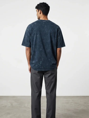 Batman oversize t-shirt standing boy's back