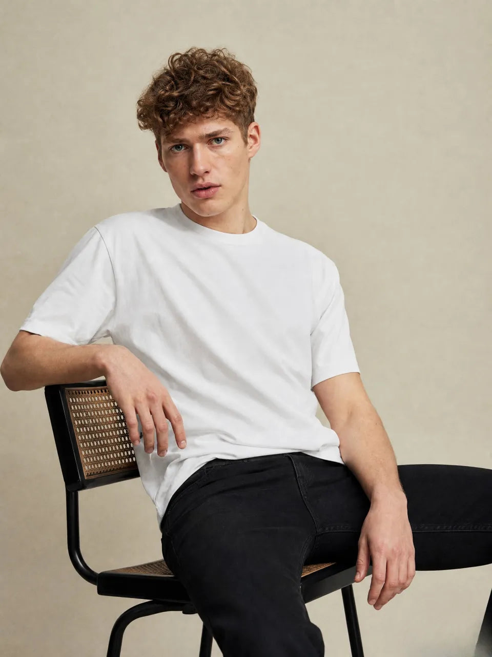Close up silicon washed ultra soft fabric of Axerios solid colour white t shirt for men 180 GSM